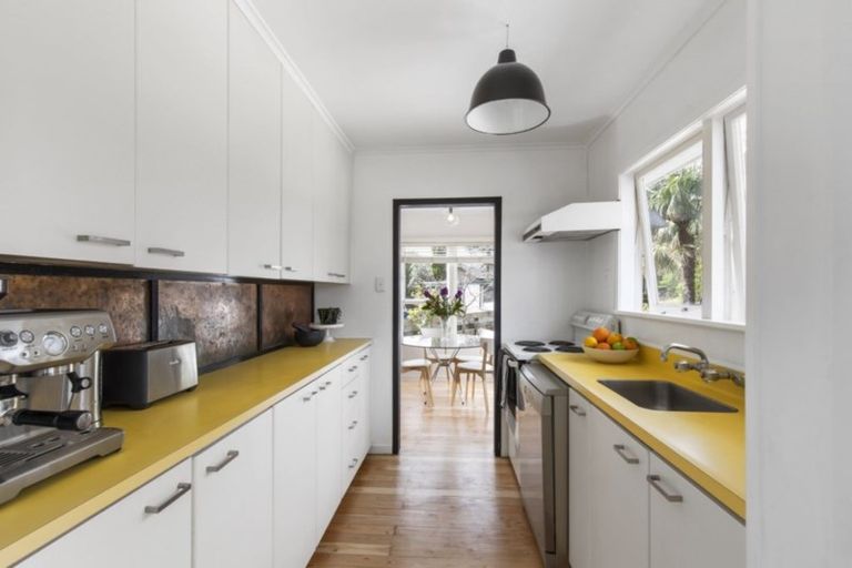 Photo of property in 85 Barrys Road, Glendene, Auckland, 0602