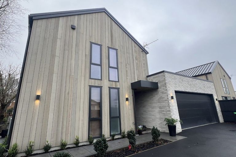 Photo of property in 1b Taunton Green, Papanui, Christchurch, 8052
