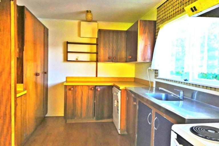 Photo of property in 71 Chivalry Road, Glenfield, Auckland, 0629