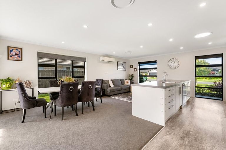 Photo of property in 29 Leet Crescent, Papamoa Beach, Papamoa, 3118