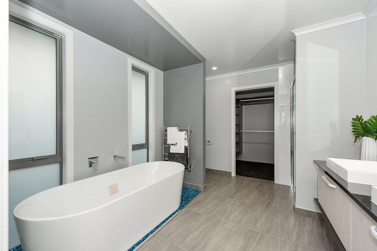 Photo of property in 10 Sydney Place, Flagstaff, Hamilton, 3210