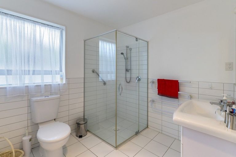 Photo of property in 60a Te Rauparaha Street, Otaki, 5512