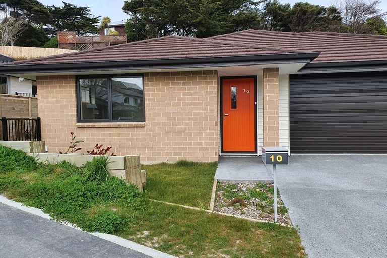 Photo of property in 10 Grapnel Lane, Whitby, Porirua, 5024