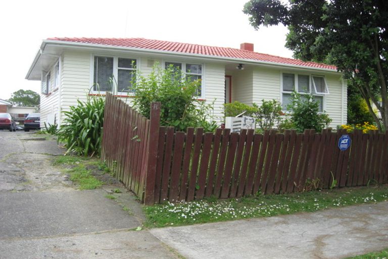 Photo of property in 33 Convair Crescent, Mangere, Auckland, 2022