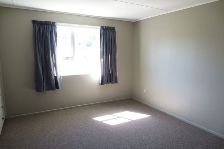 Photo of property in 7 Blueberry Grove, Timberlea, Upper Hutt, 5018