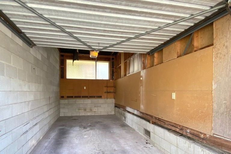 Photo of property in 1/12 Newstead Avenue, Browns Bay, Auckland, 0632