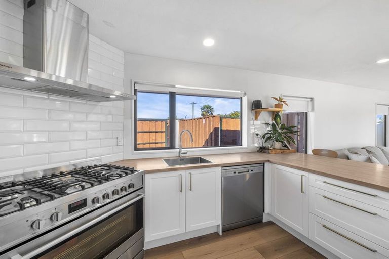 Photo of property in 1/126 Halswell Junction Road, Halswell, Christchurch, 8025