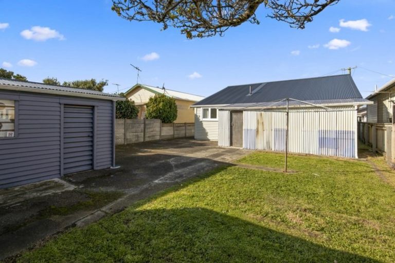 Photo of property in 15 Collins Street, Petone, Lower Hutt, 5012