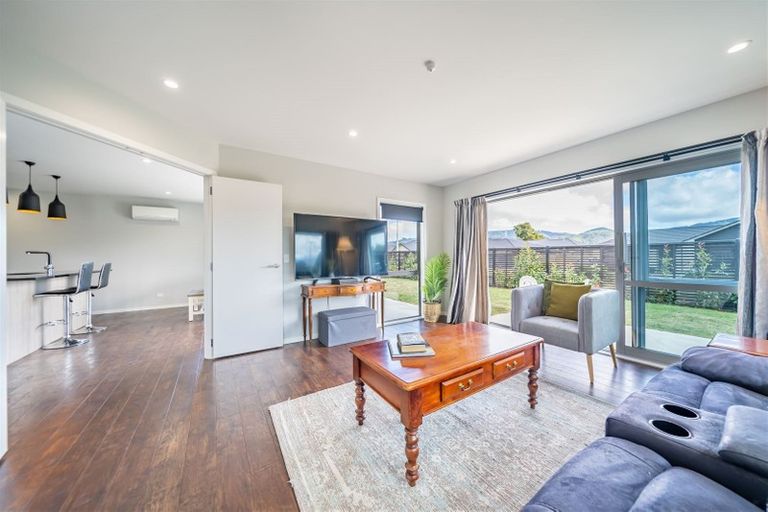 Photo of property in 15 Hopkirk Avenue, Wallaceville, Upper Hutt, 5018