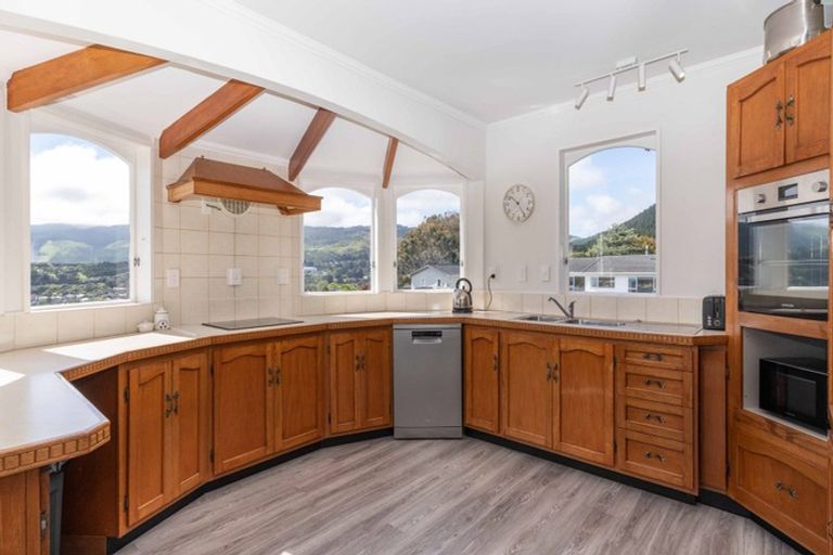 Photo of property in 52 Oriel Avenue, Tawa, Wellington, 5028