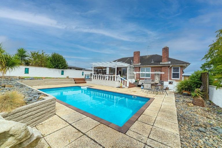 Photo of property in 107 Seddon Street, Pukekohe, 2120