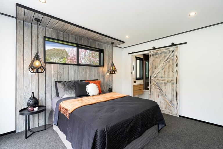 Photo of property in 112 Kawiu Road, Levin, 5510