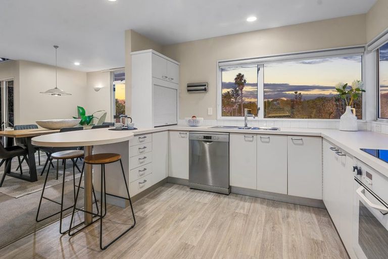 Photo of property in 2/99 Hebron Road, Waiake, Auckland, 0630