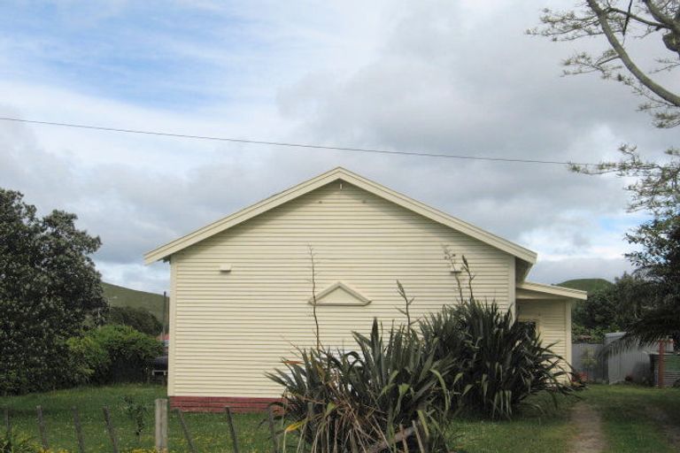 Photo of property in 19 Parkinson Street, Tolaga Bay, 4077