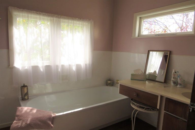 Photo of property in 76 Apatu Street, Wairoa, 4108