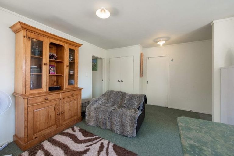 Photo of property in 21 Kona Crescent, Henderson, Auckland, 0610