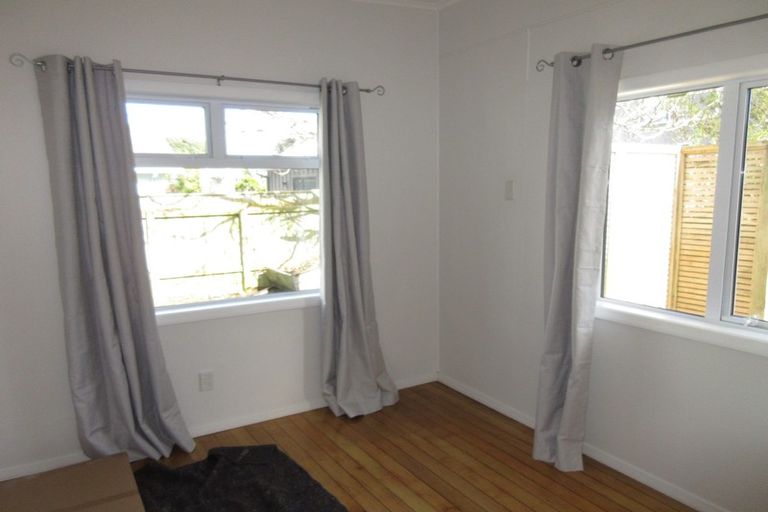 Photo of property in 1 Te Kupe Road, Paraparaumu Beach, Paraparaumu, 5032