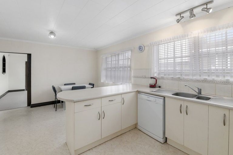 Photo of property in 40 Burn Street, Levin, 5510