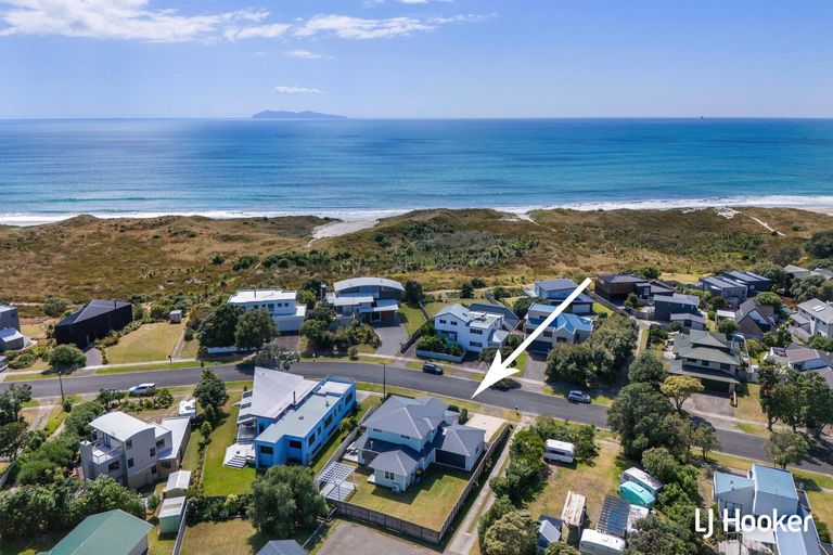 Photo of property in 30 Papaunahi Road, Bowentown, Waihi Beach, 3177