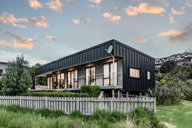 Photo of property in 5 Aroaro Lane, Raglan, 3225