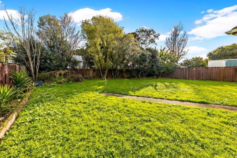 Photo of property in 58 Moncrieff Avenue, Clendon Park, Auckland, 2103