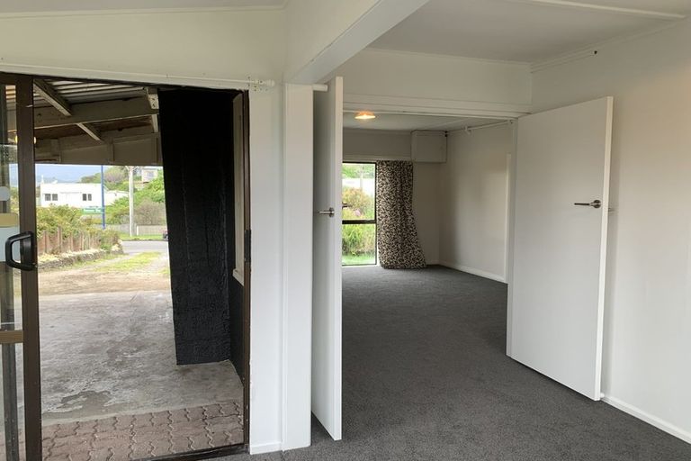 Photo of property in 27 Ngaio Street, Otaki Beach, Otaki, 5512