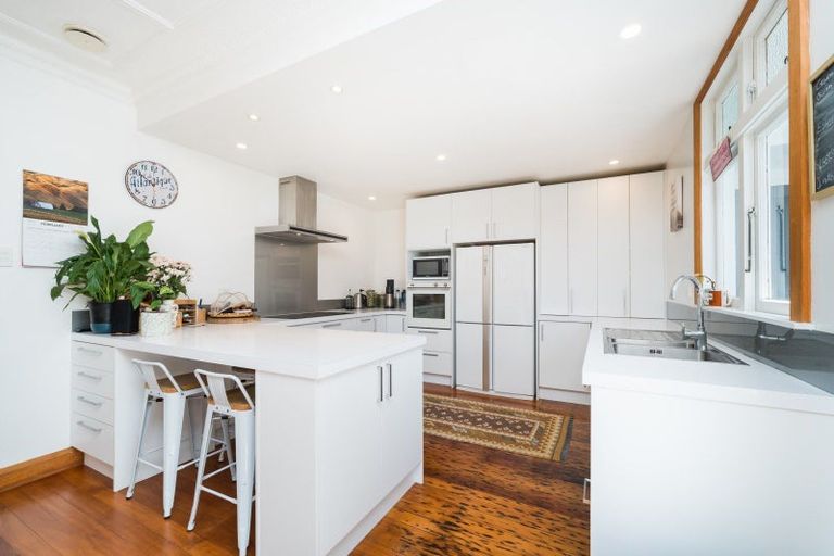 Photo of property in 105b Pahiatua Street, Hokowhitu, Palmerston North, 4410