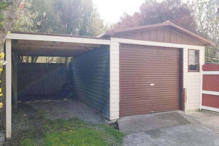 Photo of property in 51b Gemstone Drive, Birchville, Upper Hutt, 5018