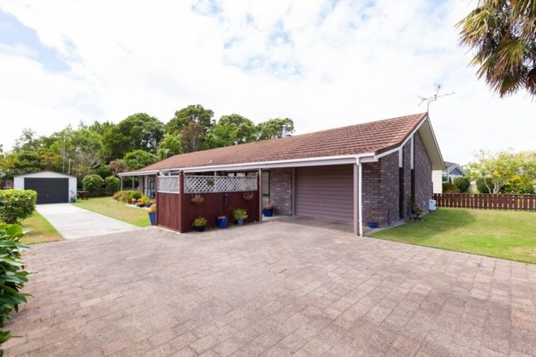 Photo of property in 38 Kowhai Street, Inglewood, 4330