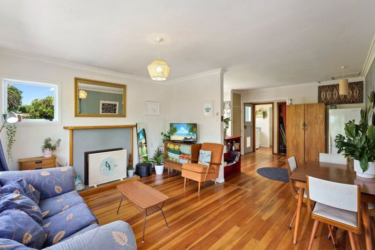 Photo of property in 32 Kiharoa Street, Otaki Beach, Otaki, 5512