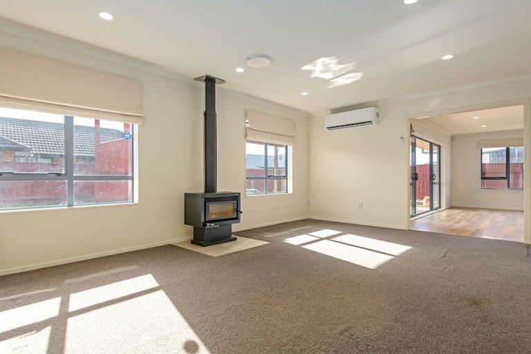 Photo of property in 8 Sorrento Place, Kelvin Grove, Palmerston North, 4414