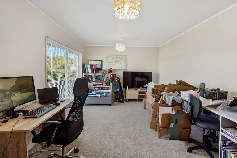 Photo of property in 94 Stapleford Crescent, Browns Bay, Auckland, 0630
