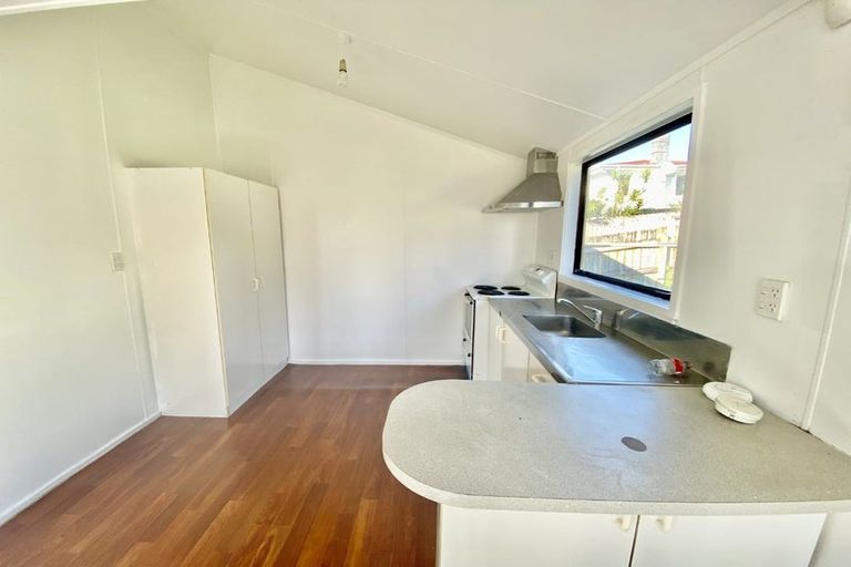 Photo of property in 21 Plunket Avenue, Papatoetoe, Auckland, 2104