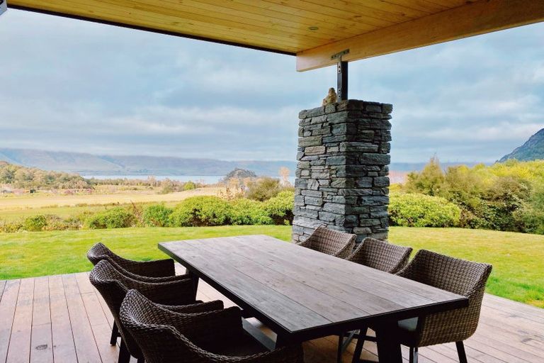 Photo of property in 17 Lookout Drive, Mount Creighton, Queenstown, 9371