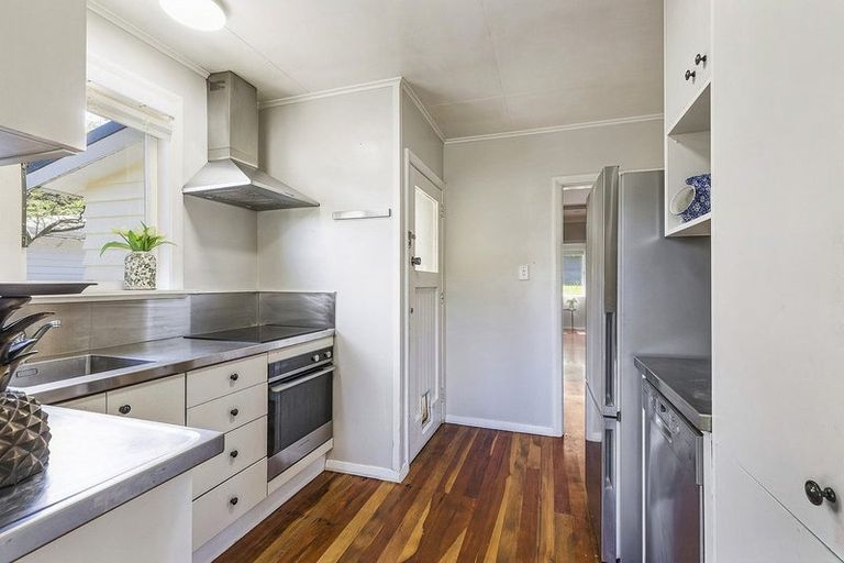 Photo of property in 12 Raroa Place, Pukerua Bay, 5026