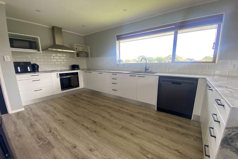 Photo of property in 7 Sealand Place, Mangere Bridge, Auckland, 2022