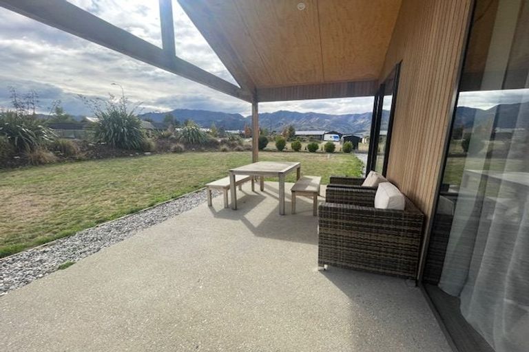 Photo of property in 24 Grandview Road, Lake Hawea, 9382