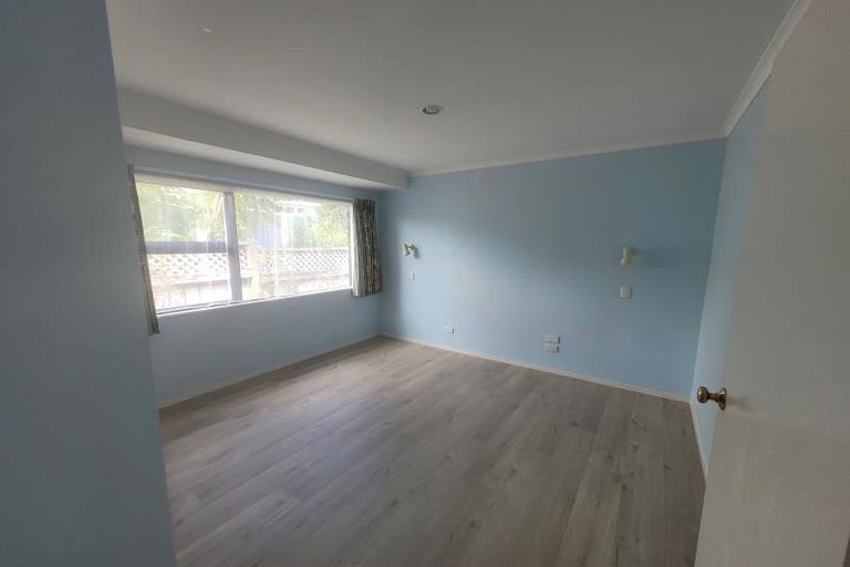 Photo of property in 52 Paynters Avenue, Strandon, New Plymouth, 4312