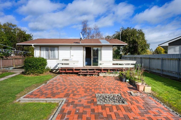 Photo of property in 9 Alma Place, Milson, Palmerston North, 4414