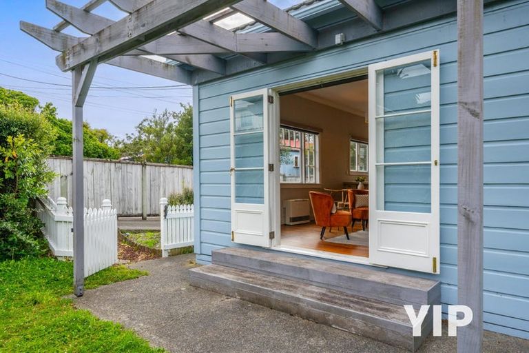 Photo of property in 36 Middleton Road, Johnsonville, Wellington, 6037