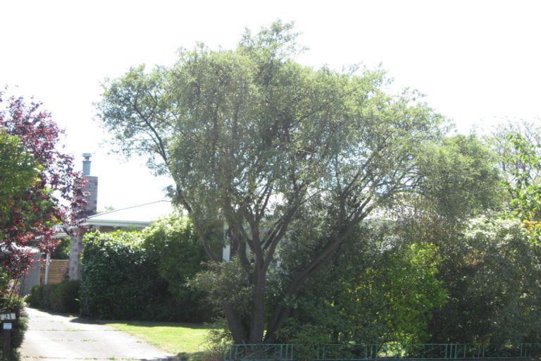 Photo of property in 21 Bickerton Street, Wainoni, Christchurch, 8061
