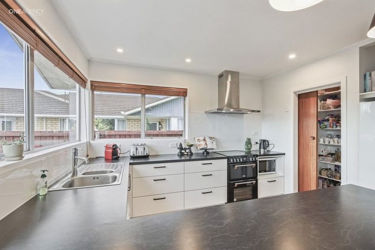 Photo of property in 15 Chilton Drive, Mairehau, Christchurch, 8052