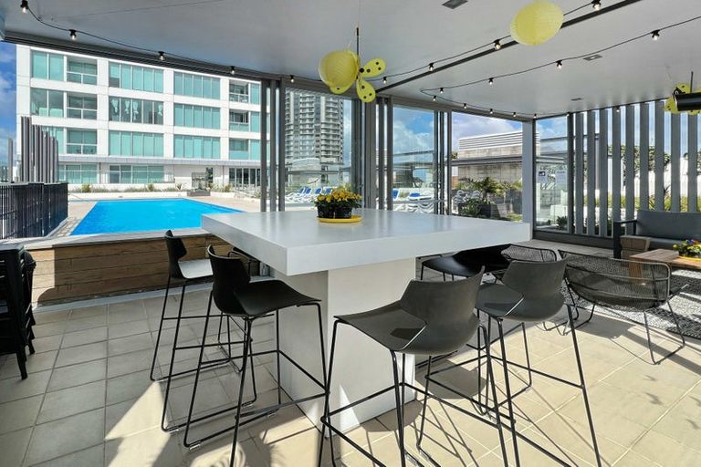 Photo of property in Sentinel Apartments, 504/3 Northcroft Street, Takapuna, Auckland, 0622