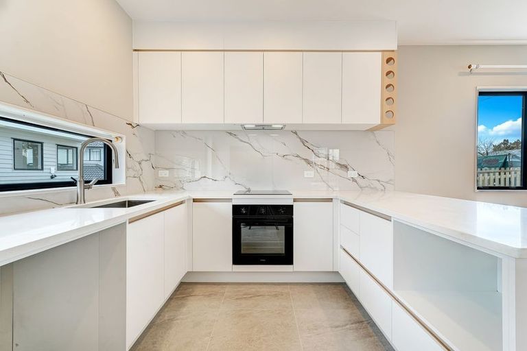 Photo of property in 25b Withers Road, Glen Eden, Auckland, 0602