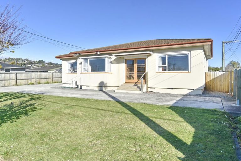 Photo of property in 115 Wilsons Road South, Saint Martins, Christchurch, 8022