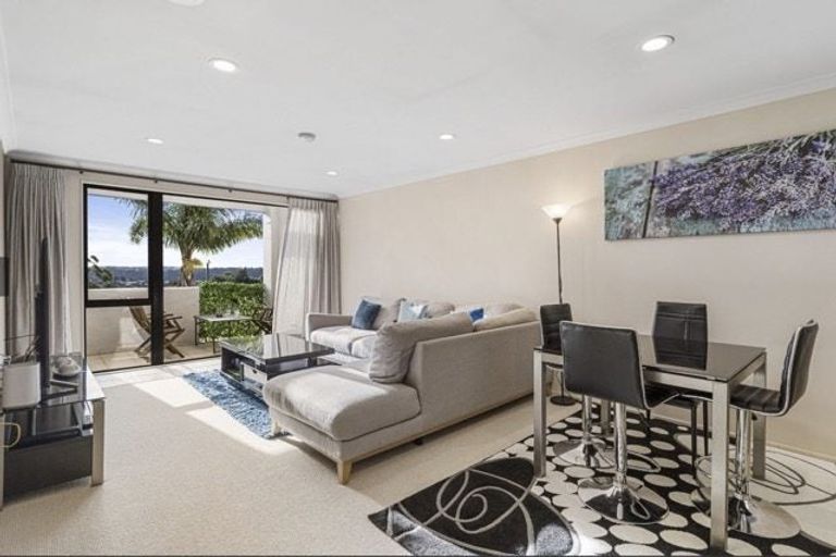 Photo of property in 12/8 Monte Cassino Place, Birkdale, Auckland, 0626