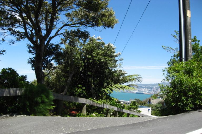 Photo of property in 77 Homebush Road, Khandallah, Wellington, 6035