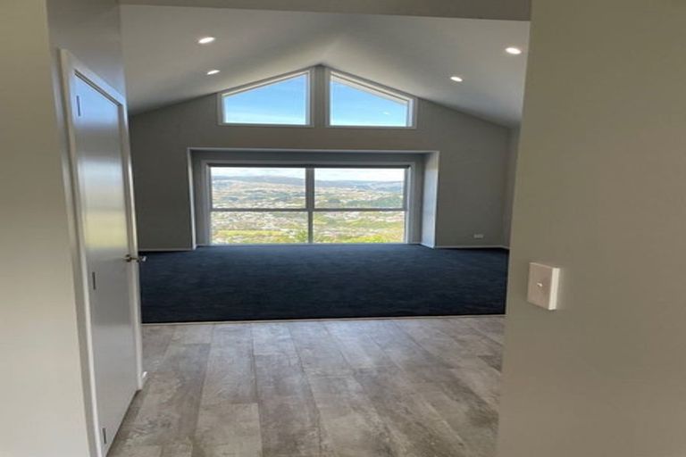 Photo of property in 3 Kopua Place, Whitby, Porirua, 5024