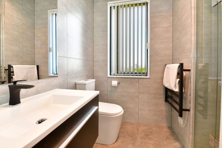 Photo of property in 1191 Whangaparaoa Road, Gulf Harbour, Whangaparaoa, 0930