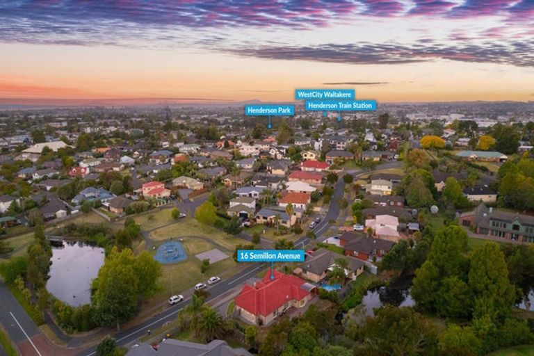 Photo of property in 16 Semillon Avenue, Henderson, Auckland, 0612